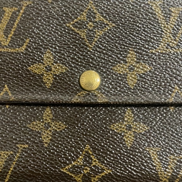 Authentic Louis Vuitton Sarah Monogram Wallet - Picture 12 of 12